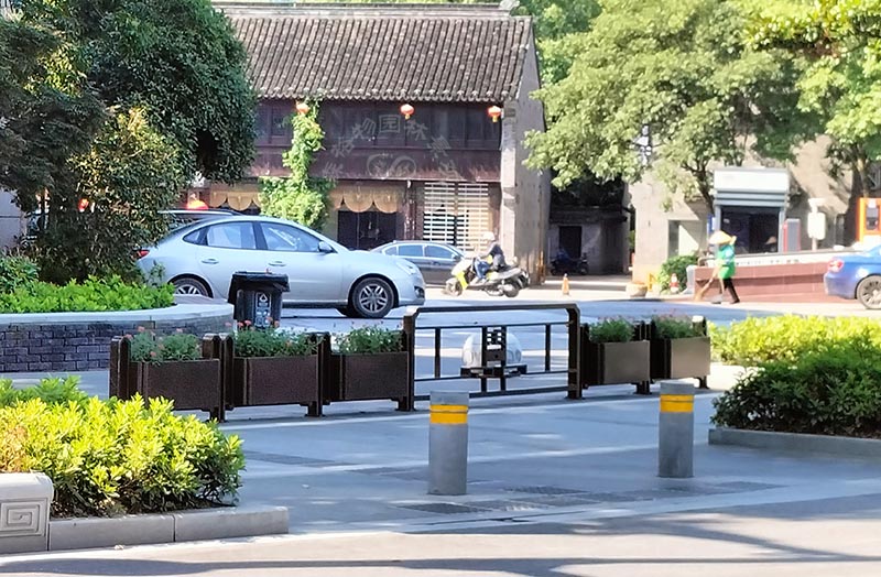 道路花箱該如何搭配植物