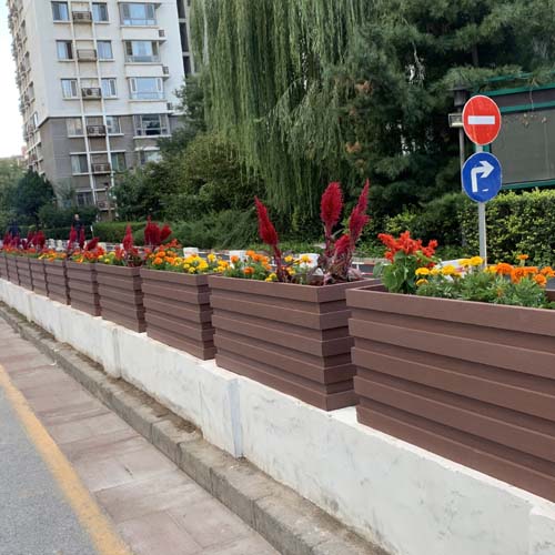 河南經(jīng)典橋梁pvc隔離花箱
