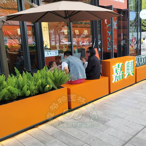 廣西咖啡奶茶店花箱隔斷