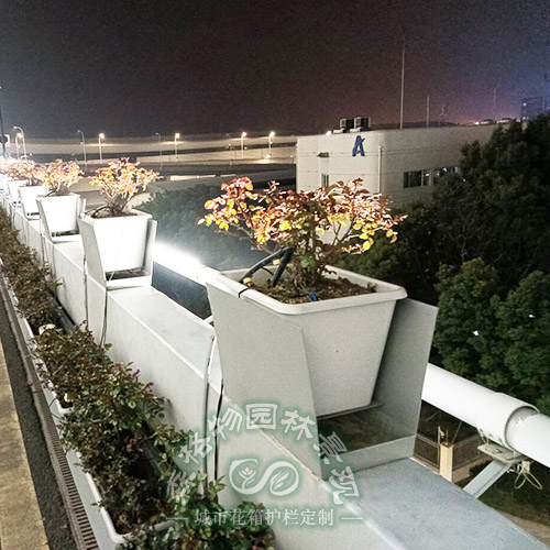 河北高架橋橋墩獨立單體不銹鋼花槽配合PP花盆