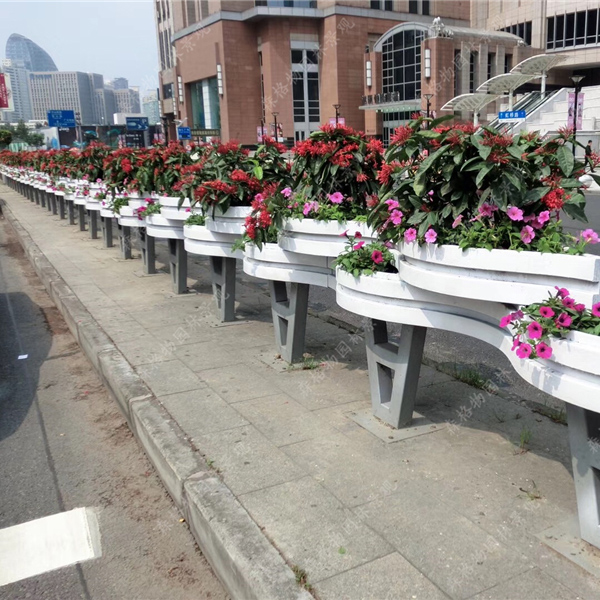 道路隔離飄帶PVC花箱