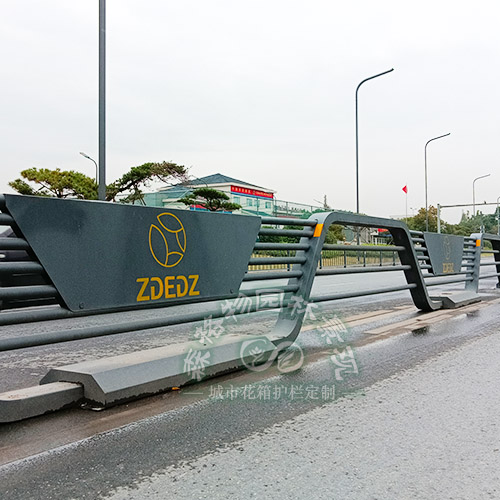 船型鐵藝鋅鋼道路護(hù)欄