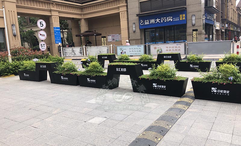 嘉興永匯府邸小區入口花箱案例