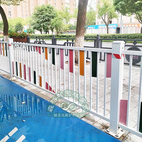 學校彩色金屬隔離安全護欄