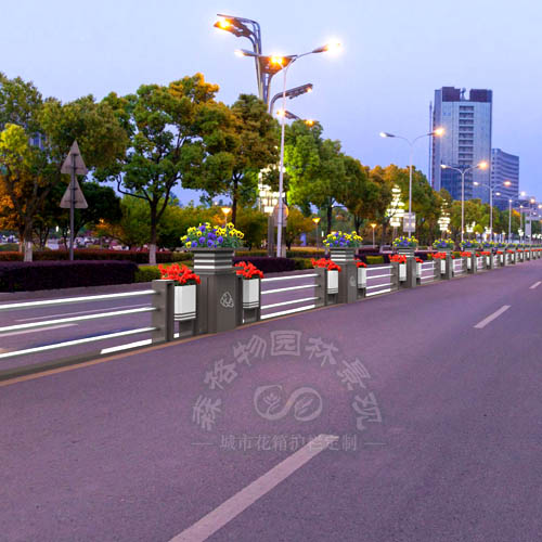 博古通今道路隔離護欄花箱 博古通今道路隔離護欄花箱