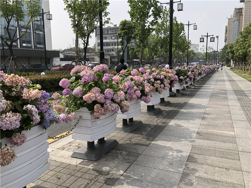 PVC移動(dòng)花箱的玻璃鋼內(nèi)膽如何？