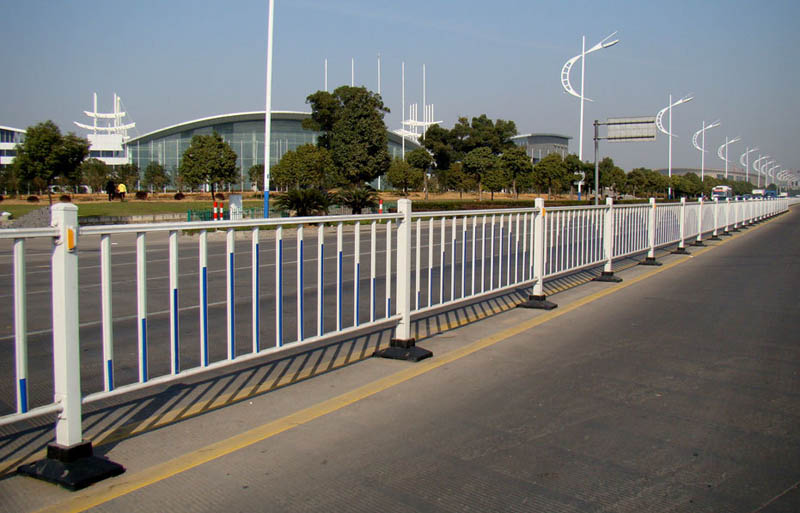 防止護欄網遭受銹蝕的小技巧