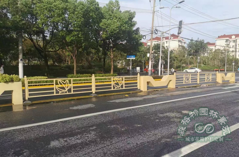 戶外道路花箱護欄用什么材質好？