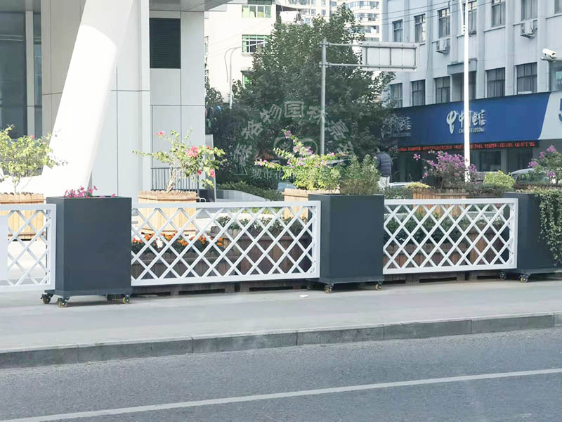 市政護欄花箱，為什么越來越受歡迎？