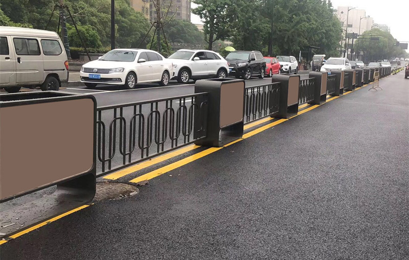 采購(gòu)花箱如何選擇適合的戶外護(hù)欄花箱? 采購(gòu)花箱如何選擇適合的戶外護(hù)欄花箱?